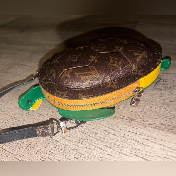 LV classic & reverse Monogram Green Sea Turtle Bag + adjustable Crossbody strap - Picture 6 of 10